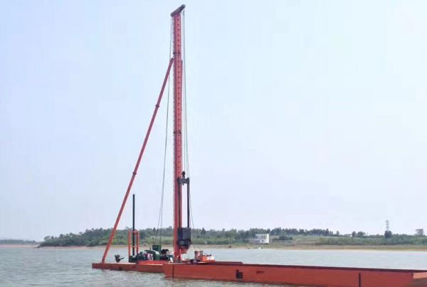 水上光伏打樁機(jī)